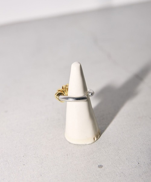 TODAYFUL（トゥデイフル）の「TODAYFUL(トゥデイフル) "Bicolor Loop Ring"バイカラーループリング(2way)/12210903（リング・レディース・マルチ・ONE SIZE）」の6枚目の写真