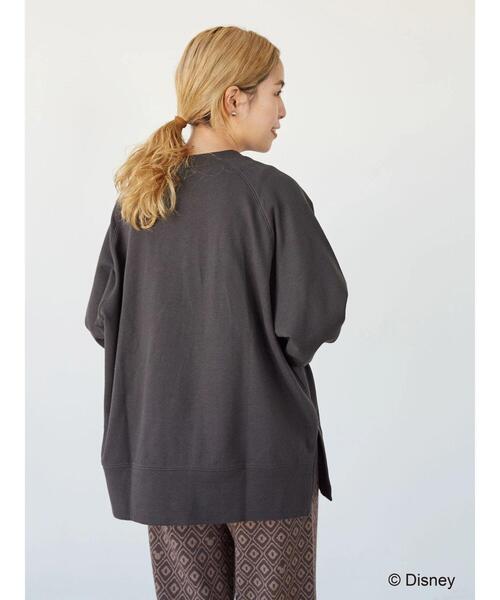 Disney（ディズニー）の「ラグラン裏毛プルオーバー/Mickey（スウェット・レディース・チャコールグレー/カーキ・FREE）」の7枚目の写真