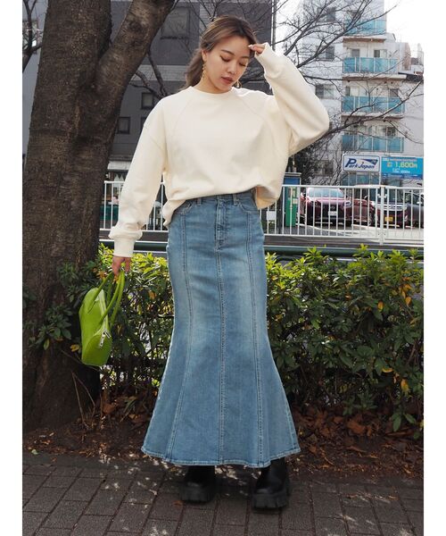 EVRIS(エヴリス)の「マーメイドロングデニムスカート(デニムスカート・レディース・ブルー/ライトブルー・SMALL/MEDIUM)」の4枚目の写真