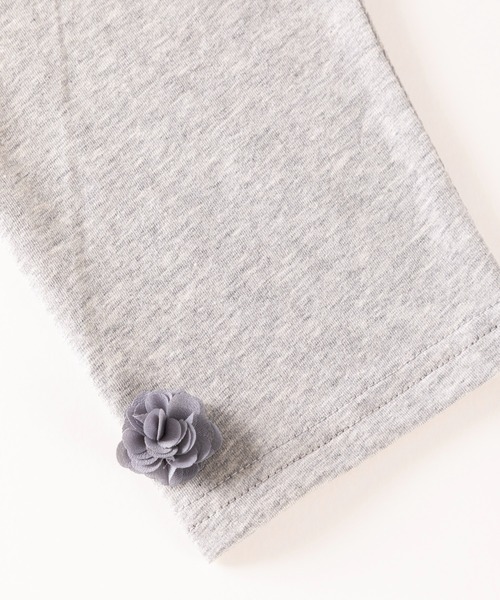 trois lapins kp（トロワラパンケーピー）の「お花モチーフの６分丈レギンス(100-130cm)（レギンス/スパッツ・キッズ・ブラック/杢グレー・110cm/100cm/120cm/130cm）」の3枚目の写真