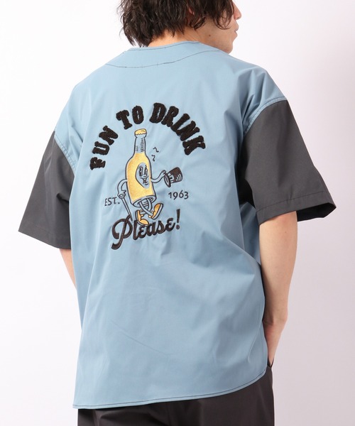 POWER TO THE PEOPLE(パワートゥーザピープル)の「POWER TO THE PEOPLE バック刺繍ゲーム半袖シャツ(シャツ/ブラウス・メンズ・チャコールグレー/サックスブルー/ブラウン/アイボリー・LL/L/M)」の4枚目の写真