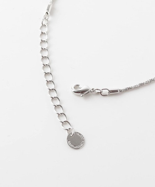 URBAN RESEARCH DOORS（アーバンリサーチドアーズ）の「ツイストチェーンロングネックレス（ネックレス・レディース・シルバー/ゴールド・ONE）」の5枚目の写真