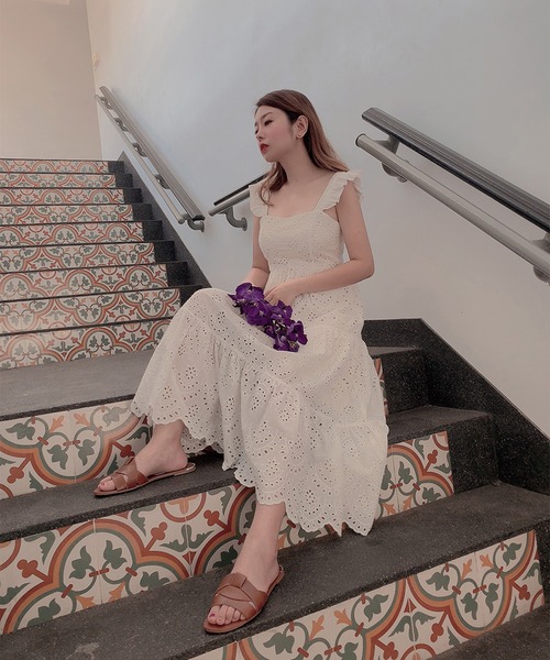 lissi Boutique（リージーブティック）の「【lissi Boutique】スカラップ刺繍マキシ丈フリルキャミワンピース（ワンピース・レディース・ホワイト/ピンク・FREE）」の3枚目の写真