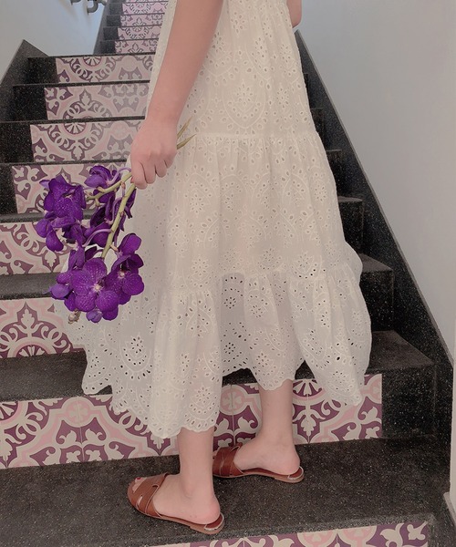 lissi Boutique（リージーブティック）の「【lissi Boutique】スカラップ刺繍マキシ丈フリルキャミワンピース（ワンピース・レディース・ホワイト/ピンク・FREE）」の12枚目の写真