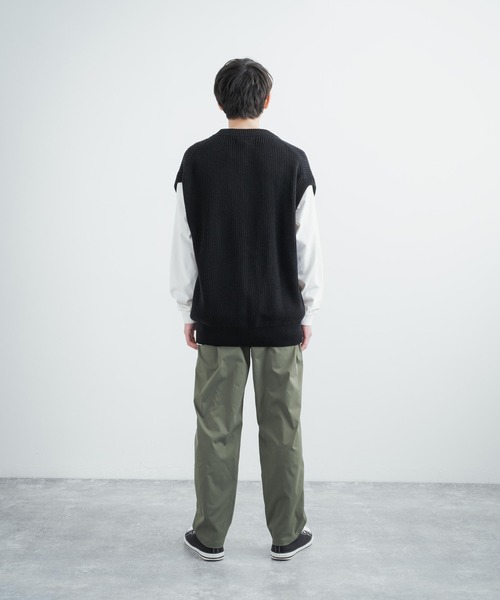 Rocky Monroe（ロッキーモンロー）の「オーバーサイズ ハイバルキー片畦編み ウォッシャブルニットベスト（ベスト・メンズ・チャコールグレー/ライトグレー/ダークブラウン/ネイビー/サックスブルー/マスタード/ケリー/グレイッシュベージュ/ブラック/オフホワイト・M/L/XL）」の13枚目の写真