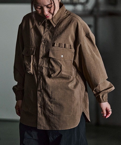 GORDON MILLER(ゴードンミラー)の「GORDON MILLER(ゴードンミラー)EASY CAREリネンライクスモッグシャツ(シャツ/ブラウス・メンズ・チャコールグレー/ブラウン・M/L)」の19枚目の写真