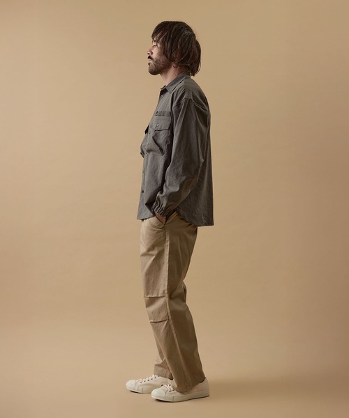 GORDON MILLER(ゴードンミラー)の「GORDON MILLER(ゴードンミラー)EASY CAREリネンライクスモッグシャツ(シャツ/ブラウス・メンズ・チャコールグレー/ブラウン・M/L)」の17枚目の写真