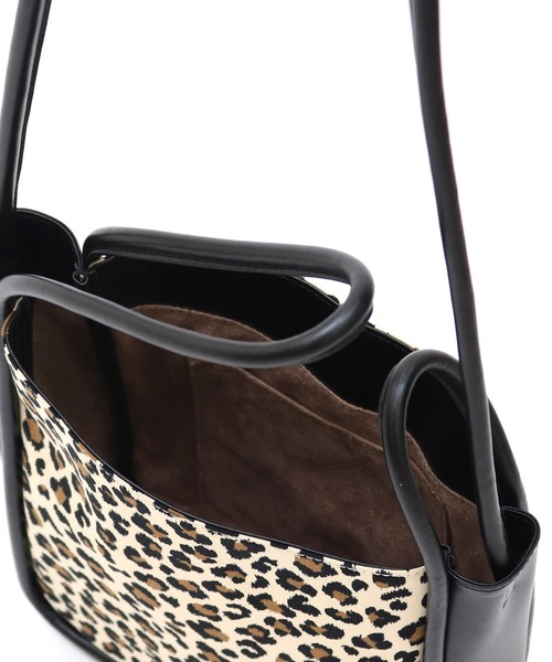 DRESSLAVE（ドレスレイブ）の「temp. / Caba reopard bag(レオパード柄合成皮革ショルダートートバッグ)（ショルダーバッグ・レディース・ベージュ・FREE）」の3枚目の写真