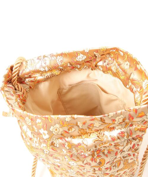 ehka sopo(エヘカソポ)の「トラと花柄巾着バッグ(ハンドバッグ・レディース・イエロー/ブルー・フリ-)」の4枚目の写真