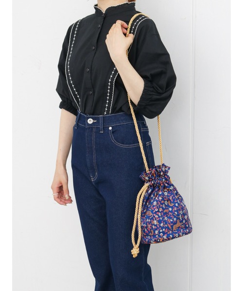 ehka sopo(エヘカソポ)の「トラと花柄巾着バッグ(ハンドバッグ・レディース・イエロー/ブルー・フリ-)」の11枚目の写真