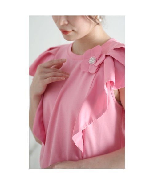 Sawa a la mode(サワアラモード)の「パールのお花ブローチ付きカットソー(Tシャツ/カットソー・レディース・ホワイト/ブラック/ピンク・FREE)」の12枚目の写真