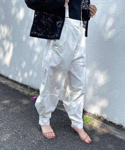 Omekashi（オメカシ）の「カラーサスペンダーパンツ（その他パンツ・レディース・ブラック/オフホワイト/ピンク・FREE）」の4枚目の写真