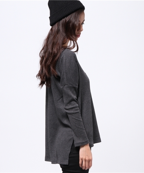 AZUL by moussy（アズールバイマウジー）の「ワイドリブテレコショートドルマン長袖PO（Tシャツ/カットソー・レディース・オフホワイト/ライトブラック・SMALL/MEDIUM）」の4枚目の写真