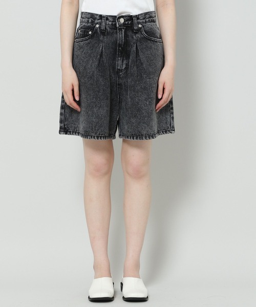 ALAND(エーランド)の「3.3 Field Trip/WIDE DENIMショートパンツ 2353230(デニムパンツ・レディース・ライトブルー/ブラック・SMALL/MEDIUM)」の16枚目の写真