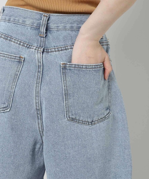 ALAND(エーランド)の「3.3 Field Trip/WIDE DENIMショートパンツ 2353230(デニムパンツ・レディース・ライトブルー/ブラック・SMALL/MEDIUM)」の12枚目の写真
