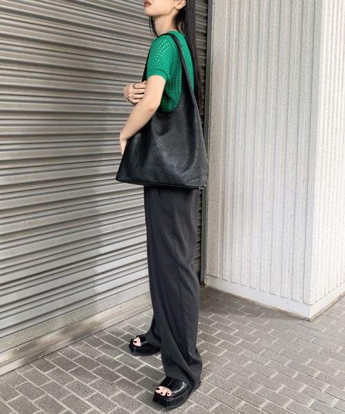 LVEU.（ラブユ.）の「【LVEU.】ワンショルダーシンプルトートバッグ / バッグ 鞄 BAG トート シンプル 合皮  合皮 ブラック（トートバッグ・レディース・ブラック・FREE）」の14枚目の写真