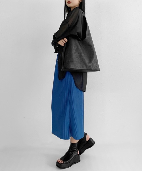 LVEU.（ラブユ.）の「【LVEU.】ワンショルダーシンプルトートバッグ / バッグ 鞄 BAG トート シンプル 合皮  合皮 ブラック（トートバッグ・レディース・ブラック・FREE）」の3枚目の写真