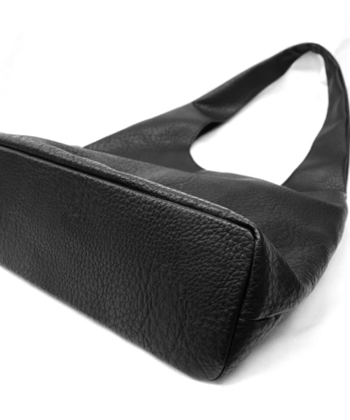 LVEU.（ラブユ.）の「【LVEU.】ワンショルダーシンプルトートバッグ / バッグ 鞄 BAG トート シンプル 合皮  合皮 ブラック（トートバッグ・レディース・ブラック・FREE）」の11枚目の写真