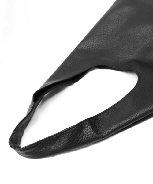 LVEU.（ラブユ.）の「【LVEU.】ワンショルダーシンプルトートバッグ / バッグ 鞄 BAG トート シンプル 合皮  合皮 ブラック（トートバッグ・レディース・ブラック・FREE）」の13枚目の写真