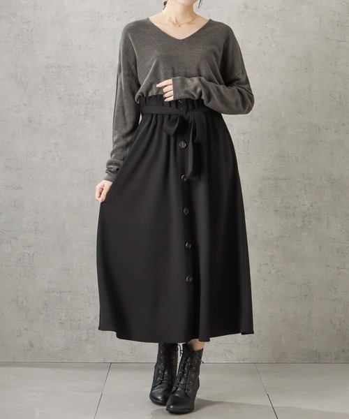 NAVY（ネイビー）の「無地カシミヤタッチVネック洗えるニットプルオーバー（ニット/セーター・レディース・レッド/グレー/グレイッシュベージュ/イエロー/ブルー/グリーン/ブラック・L/M）」の18枚目の写真