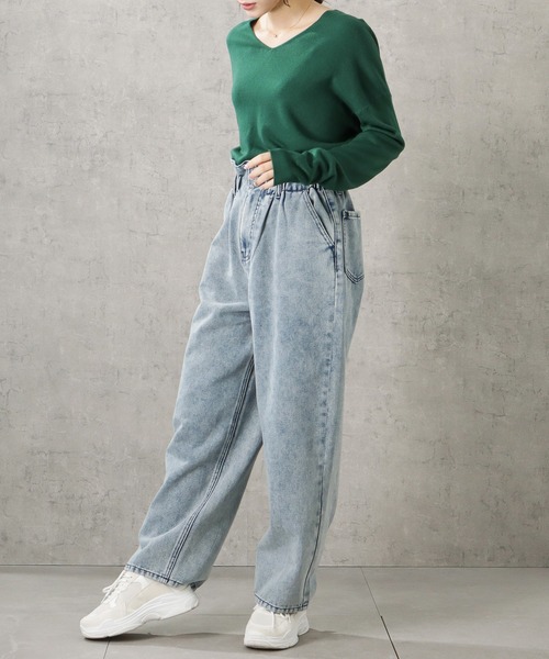 NAVY（ネイビー）の「無地カシミヤタッチVネック洗えるニットプルオーバー（ニット/セーター・レディース・レッド/グレー/グレイッシュベージュ/イエロー/ブルー/グリーン/ブラック・L/M）」の21枚目の写真