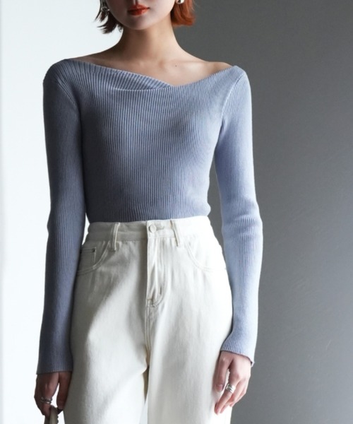 SAISON DE PAPILLON（セゾンドパピヨン）の「イレギュラーネックニットプルオーバー（ニット/セーター・レディース・ホワイト/ブラック/カーキ/グレー/ベージュ/ピンク/ネイビー/ブルー・M/L）」の7枚目の写真