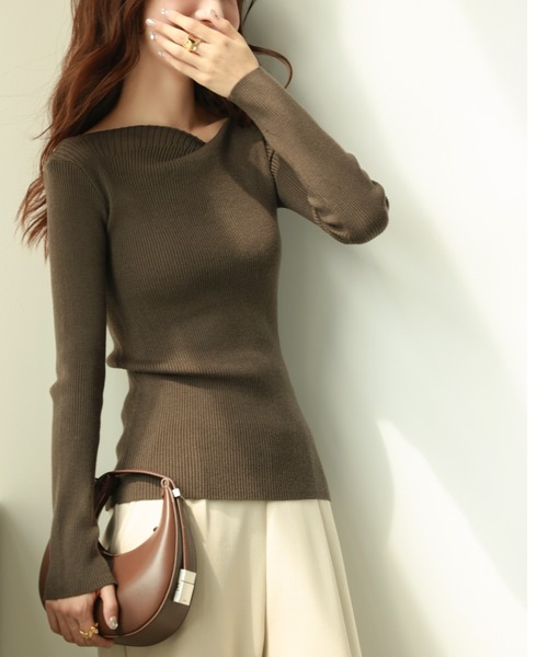 SAISON DE PAPILLON（セゾンドパピヨン）の「イレギュラーネックニットプルオーバー（ニット/セーター・レディース・ホワイト/ブラック/カーキ/グレー/ベージュ/ピンク/ネイビー/ブルー・M/L）」の15枚目の写真