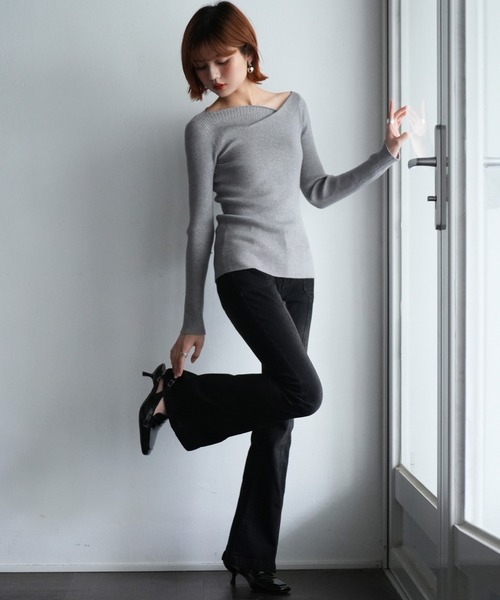 SAISON DE PAPILLON（セゾンドパピヨン）の「イレギュラーネックニットプルオーバー（ニット/セーター・レディース・ホワイト/ブラック/カーキ/グレー/ベージュ/ピンク/ネイビー/ブルー・M/L）」の17枚目の写真