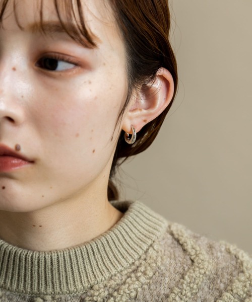 SMELLY(スメリー)の「シンプルミニフープイヤリング(イヤリング・レディース・シルバー・-)」の3枚目の写真