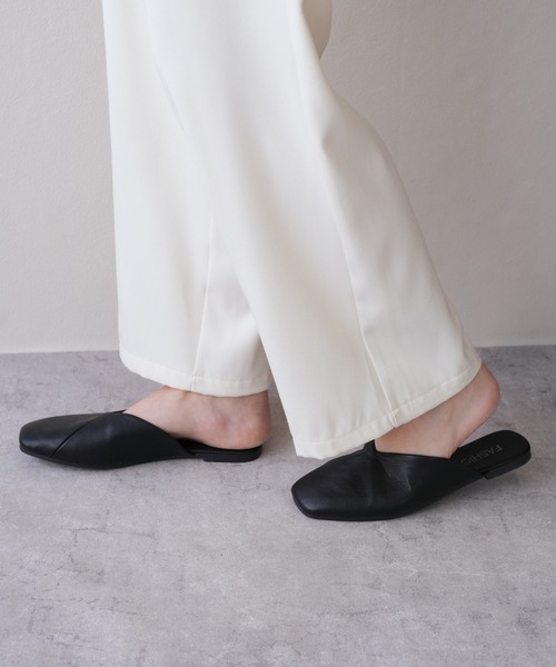 IAMUSE(アイアミューズ)の「スクエアトゥフラットミュール S0797【IAMUSE】(サンダル・レディース・アイボリー/ブラック・36/37/38/39/40)」の8枚目の写真