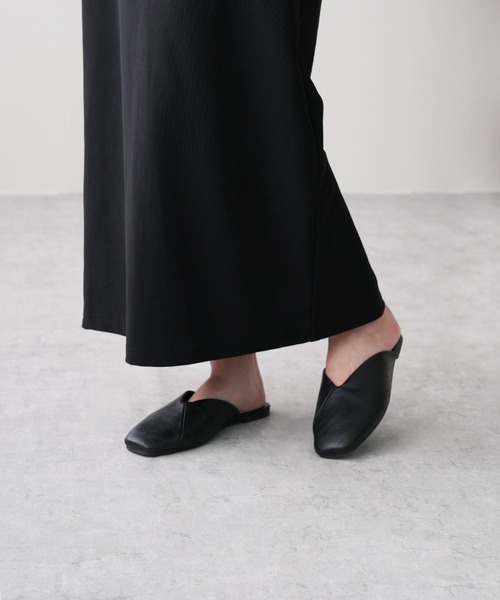 【関税込み】Soulland ブラック Maja ミュール CHILANGHI】ジュエルバックルフラットミュール（シューズ