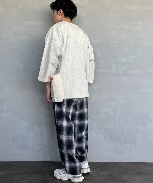 UNIVERSAL OVERALL（ユニバーサルオーバーオール）の「【FINEBOYS 9月号掲載】[UNIVERSAL OVERALL/ユニバーサルオーバーオール] 別注 7分袖 カバーオールTシャツ（Tシャツ/カットソー・レディース・ホワイト/ブラック/ベージュ/サックスブルー/オートミール・S/M/L）」の16枚目の写真