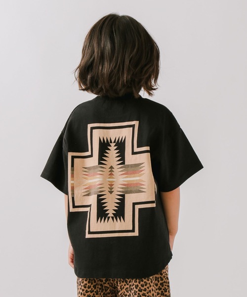 PENDLETON（ペンドルトン）の「【PENDLETON(ペンドルトン)】別注ラウンドTシャツ（KIDS)（Tシャツ/カットソー・キッズ・ブラック/アイボリー/ブルー・110cm/120cm/130cm/140cm/150cm）」の2枚目の写真