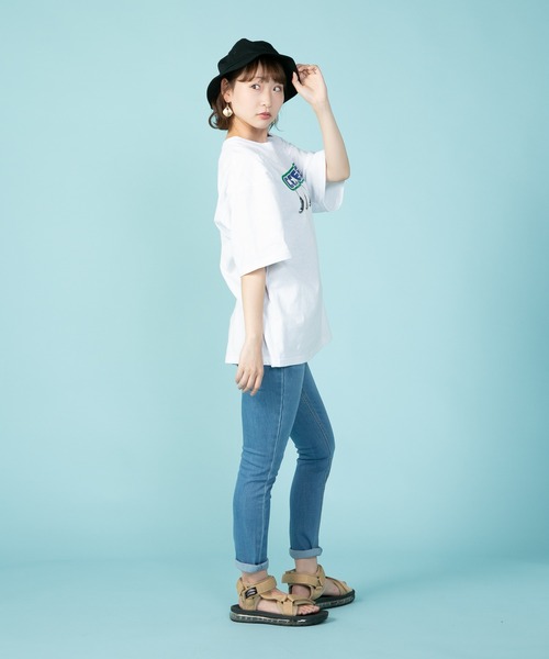 CONVERSE（コンバース）の「【CONVERSE/コンバース】5シューズ刺繍 Tシャツ　オールスター刺繍　ブランドロゴプリント（Tシャツ/カットソー・メンズ・オフホワイト/ダークグリーン/ホワイト・X-LARGE/MEDIUM/LARGE）」の8枚目の写真