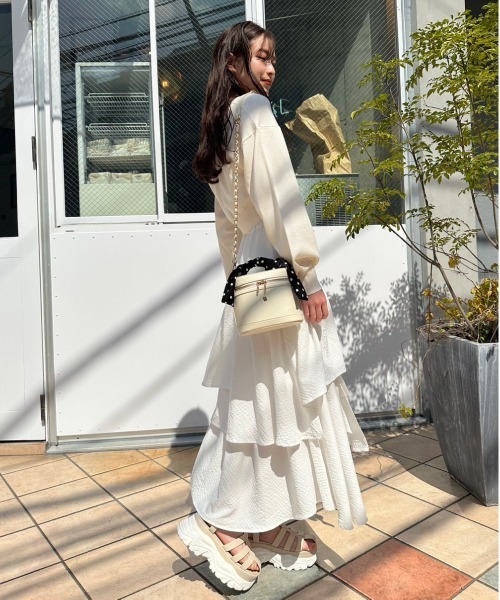 OLIVE des OLIVE(オリーブデオリーブ)の「ハートボタンクロップドカーディガン(カーディガン/ボレロ・レディース・レッド/オフホワイト/サックスブルー/ピンク/ブラック・FREE)」の7枚目の写真