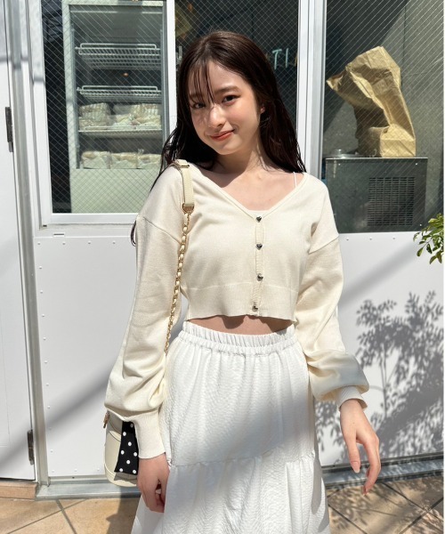 OLIVE des OLIVE(オリーブデオリーブ)の「ハートボタンクロップドカーディガン(カーディガン/ボレロ・レディース・レッド/オフホワイト/サックスブルー/ピンク/ブラック・FREE)」の9枚目の写真