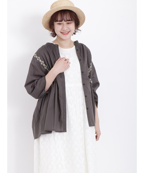 Samansa Mos2（サマンサ モスモス）の「切替花刺繍ブラウス（シャツ/ブラウス・レディース・オフホワイト/ブルー/イエロー/チャコール・ﾌﾘ-）」の10枚目の写真