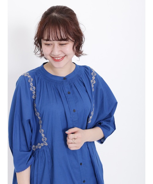 Samansa Mos2（サマンサ モスモス）の「切替花刺繍ブラウス（シャツ/ブラウス・レディース・オフホワイト/ブルー/イエロー/チャコール・ﾌﾘ-）」の17枚目の写真