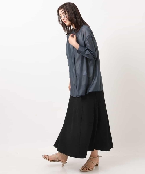 a.v.v(アーヴェヴェ)の「バックギャザーシアーシャツ(シャツ/ブラウス・レディース・アイボリー/ネイビー・38/40/34/42/36)」の13枚目の写真