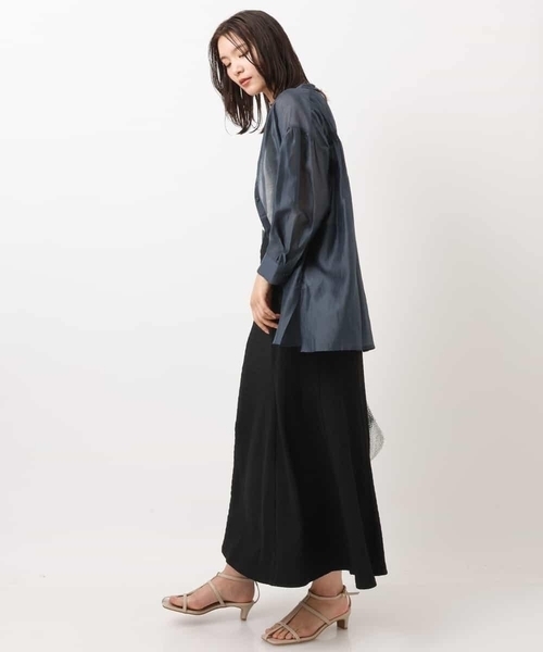 a.v.v(アーヴェヴェ)の「バックギャザーシアーシャツ(シャツ/ブラウス・レディース・アイボリー/ネイビー・38/40/34/42/36)」の14枚目の写真