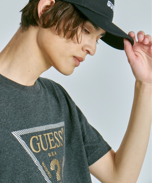 Guess(ゲス)の「【GUESS】ゲス Gold Triangle Logo Tee ロゴTシャツ(Tシャツ/カットソー・レディース・ホワイト/グレー/ブラック・M/L/XL)」の6枚目の写真