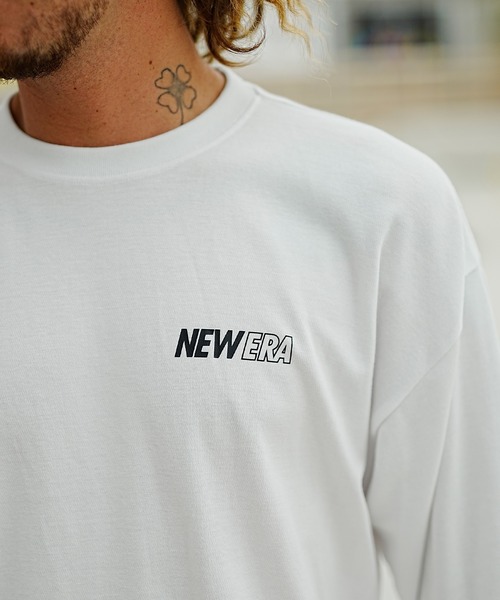 NEW ERA(ニューエラ)の「【ムラサキスポーツ別注】NEW ERA/ニューエラ パフォーマンス ロンT VERTICAL LOGO オーバーサイズ バックプリント 吸汗速乾(Tシャツ/カットソー・メンズ・ブラック/ホワイト・XL/XXL/L/M)」の7枚目の写真