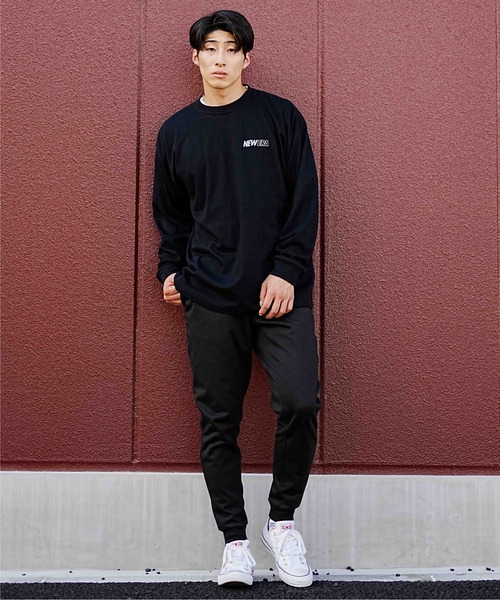 NEW ERA(ニューエラ)の「【ムラサキスポーツ別注】NEW ERA/ニューエラ パフォーマンス ロンT VERTICAL LOGO オーバーサイズ バックプリント 吸汗速乾(Tシャツ/カットソー・メンズ・ブラック/ホワイト・XL/XXL/L/M)」の14枚目の写真