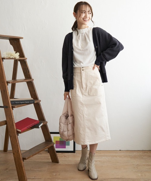 ikka（イッカ）の「コーデュロイスカート（スカート・レディース・チャコールグレー/グリーン/ベージュ/オフホワイト・M/L/S）」の6枚目の写真