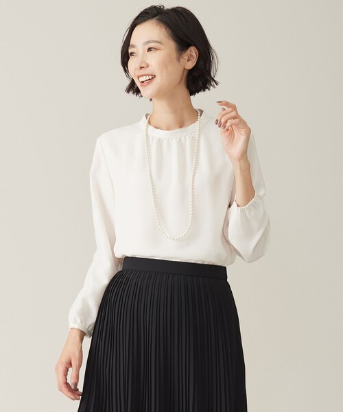 J.PRESS Ladies（J.プレス レディス）の「プルエラ フリルネック カットソー（Tシャツ/カットソー・レディース・ホワイト系/アイボリー系/ネイビー系・SMALL）」の3枚目の写真