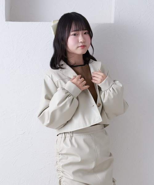 shrita(シュリータ)の「【shrita】【セットアップ可能】フェイクレザーショートジャケット(セットアップ・キッズ・ベージュ/ブラウン・L/M)」の2枚目の写真