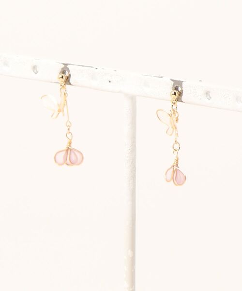 Three Four Time(スリーフォータイム)の「バタフライエポピアス(ピアス(両耳用)・レディース・オフホワイト/ブルー/パープル・FREE)」の7枚目の写真