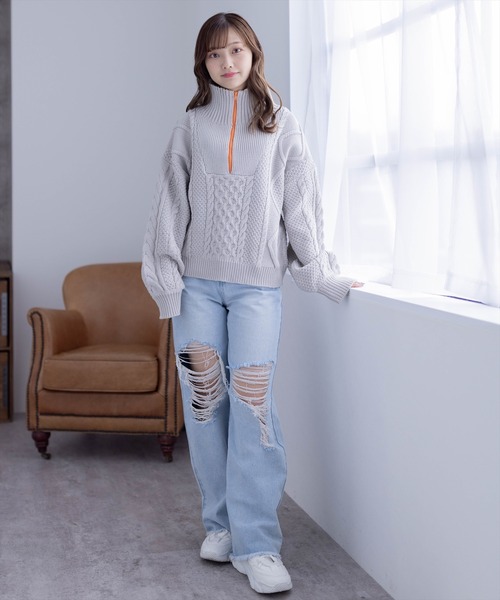 clear（クリア）の「配色ハーフジップケーブル編みニットトップス（ニット/セーター・レディース・ネイビー/チャコールグレー/グレイッシュベージュ・F）」の17枚目の写真