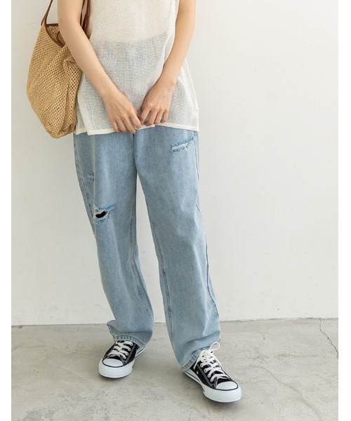 chocomee(チョコミー)の「damage loose denim pants(デニムパンツ・レディース・ライトブルー・FREE)」の4枚目の写真