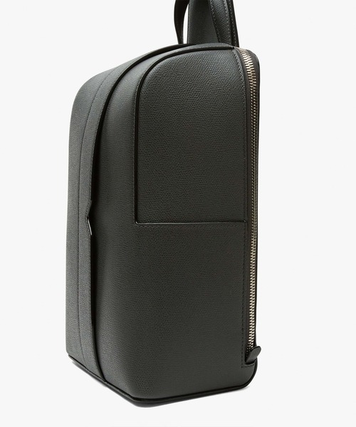 Valextra(ヴァレクストラ)の「Vライン ワンショルダー バックパック(バックパック/リュック・メンズ・ホワイト/ダークグレー・ONE SIZE)」の7枚目の写真